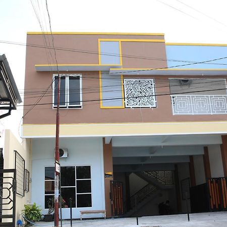 Reddoorz Syariah Near Suncity Mall Madiun Exteriör bild