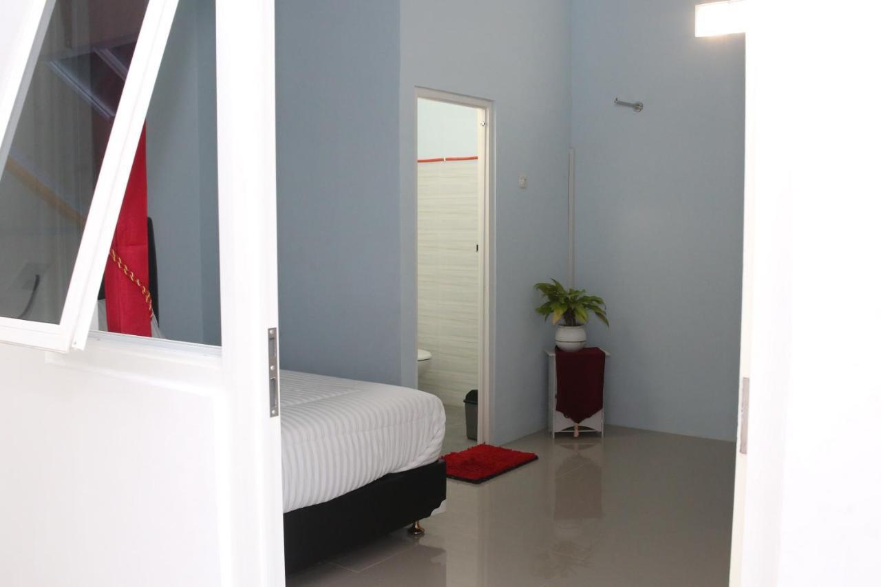 Reddoorz Syariah Near Suncity Mall Madiun Exteriör bild