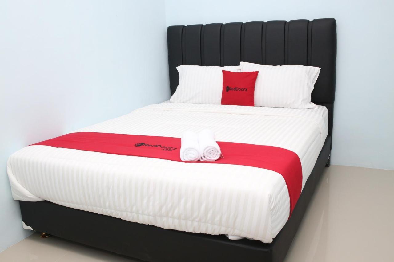 Reddoorz Syariah Near Suncity Mall Madiun Exteriör bild