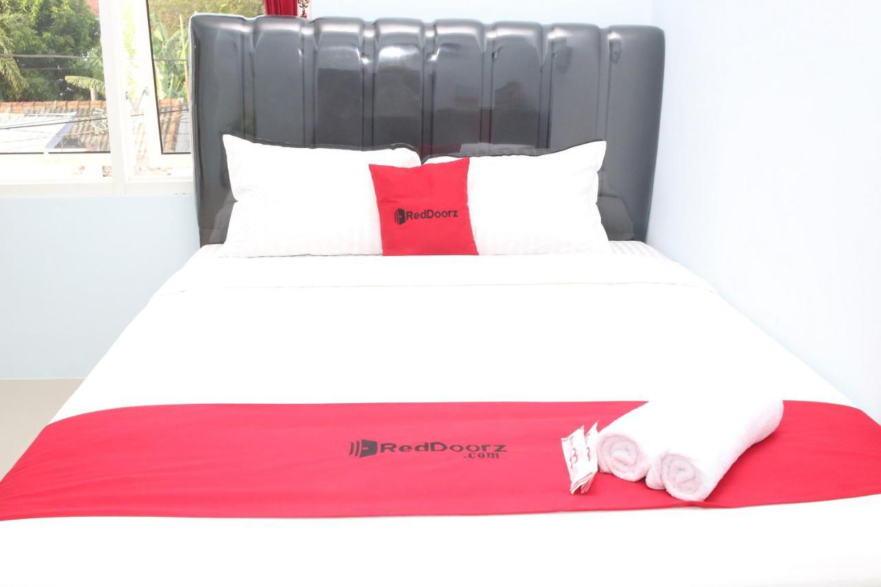 Reddoorz Syariah Near Suncity Mall Madiun Exteriör bild