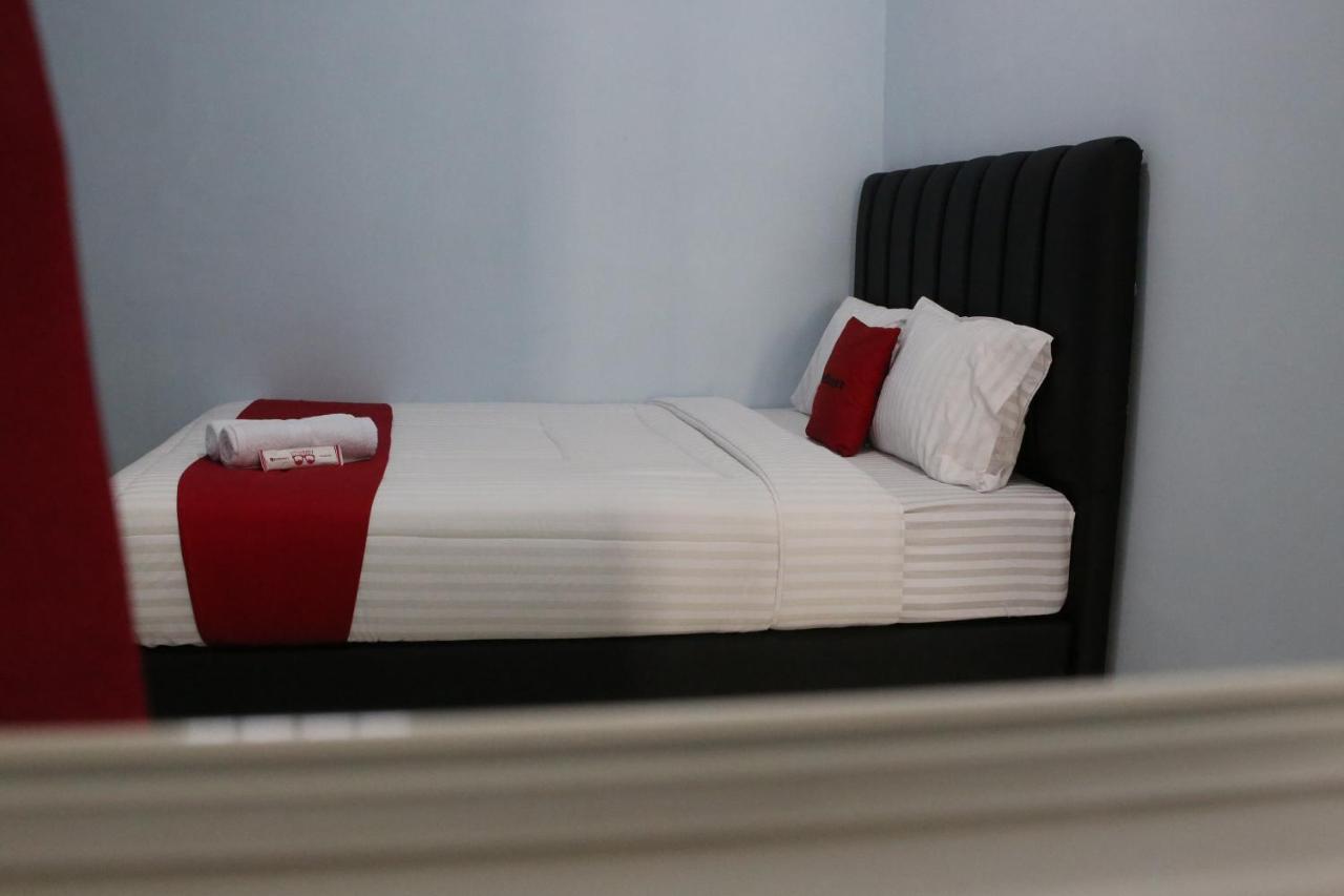 Reddoorz Syariah Near Suncity Mall Madiun Exteriör bild
