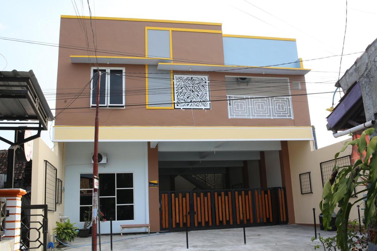 Reddoorz Syariah Near Suncity Mall Madiun Exteriör bild