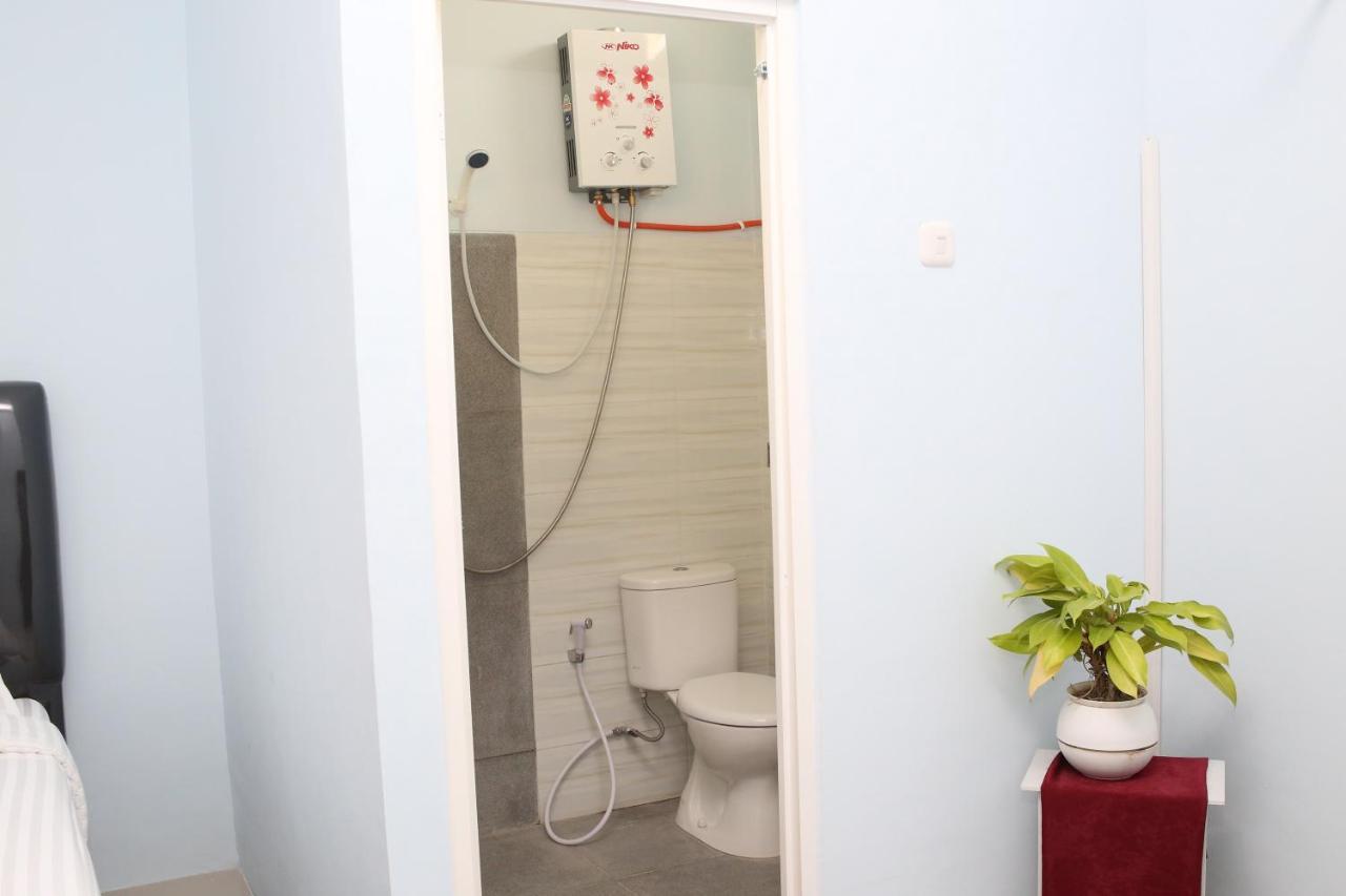 Reddoorz Syariah Near Suncity Mall Madiun Exteriör bild