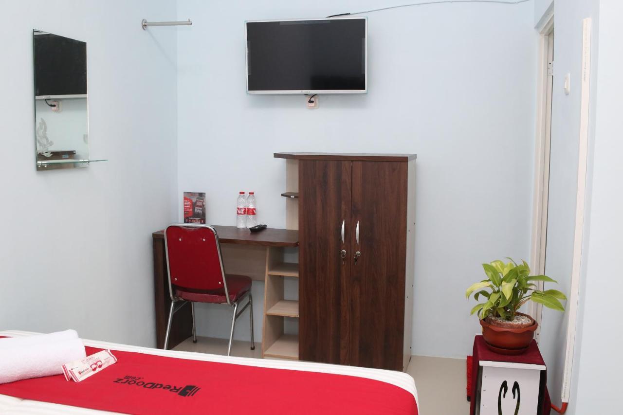 Reddoorz Syariah Near Suncity Mall Madiun Exteriör bild