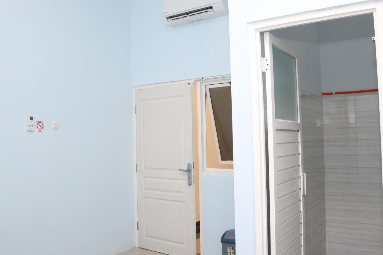 Reddoorz Syariah Near Suncity Mall Madiun Exteriör bild