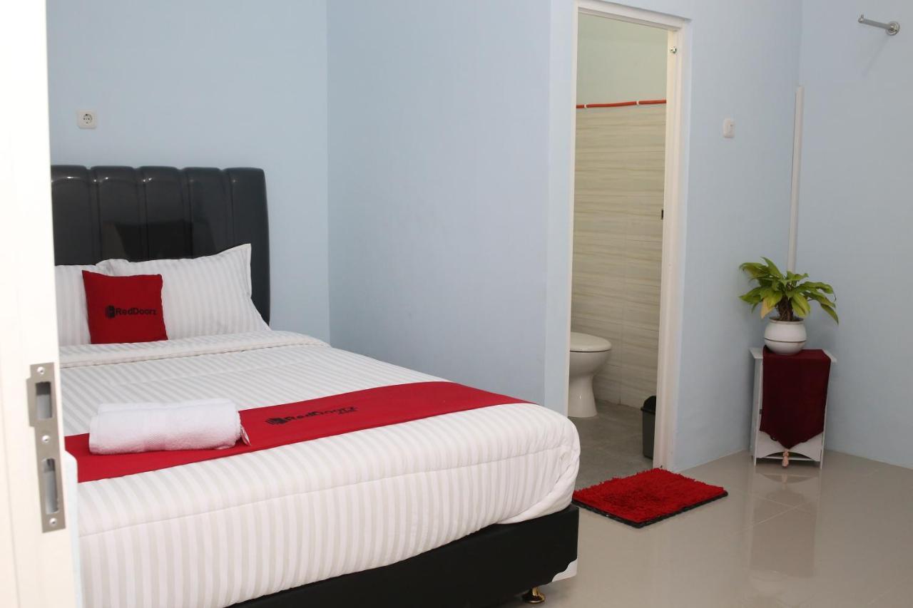 Reddoorz Syariah Near Suncity Mall Madiun Exteriör bild