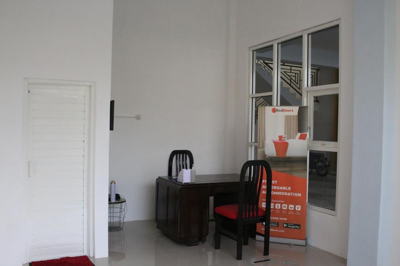 Reddoorz Syariah Near Suncity Mall Madiun Exteriör bild